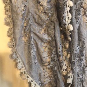 Lace scarf, grey